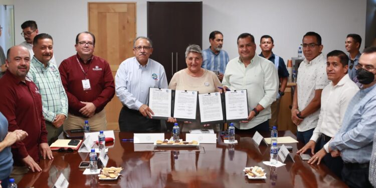 FIRMAN CONVENIO GOBIERNO ESTATAL Y UABCS,&nbsp;PARA EFICIENTAR EL SERVICIO PÚBLICO