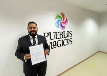 ENTREGA GOBIERNO ESTATAL EXPEDIENTE PARA QUE SANTA ROSALÍA SEA NOMBRADO PUEBLO MÁGICO