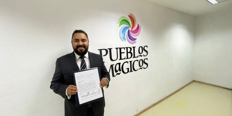 ENTREGA GOBIERNO ESTATAL EXPEDIENTE PARA QUE SANTA ROSALÍA SEA NOMBRADO PUEBLO MÁGICO