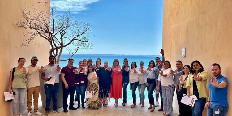 Entrega SETUE distintivos a empresas comprometidas contra las violencias de género