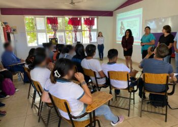 IMPARTE COMISIÓN PARA PREVENIR Y ERRADICAR LA TRATA DE PERSONAS CURSO A 362 ESTUDIANTES DE BACHILLERATO