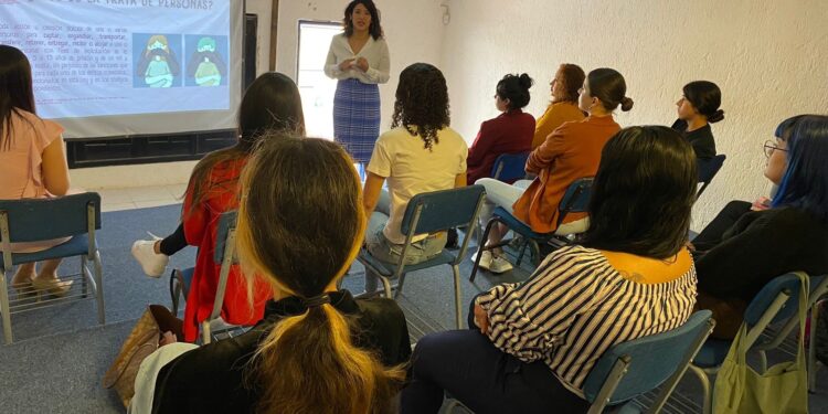 MANTIENE COMISIÓN PARA PREVENIR Y ERRADICAR LA TRATA EN BCS CAPACITACIÓN EN ESCUELAS