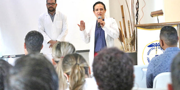 CAPACITAN A PERSONAL MÉDICO Y DE ENFERMERÍA SOBRE OPERATIVIDAD DE LA ESTRATEGIA CÓDIGO INFARTO