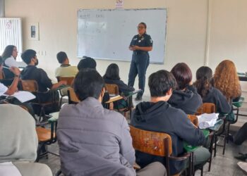 PREVIENEN DELITOS CIBERNÉTICOS EN CENTROS EDUCATIVOS DEL ESTADO