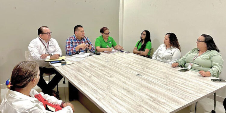 Atiende Subsecretario de Administración a personal de dependencias gubernamentales de Cabo San Lucas