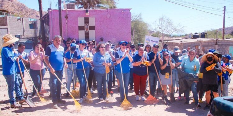 ATIENDE AYUNTAMIENTO SOLICITUDES DE COLONOS DE RANCHERÍA Y VÍA PROVIDENCIA.