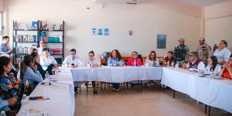 DAN BANDERAZO DE INICIO A OPERATIVO DE SALUD EN VIZCAÍNO