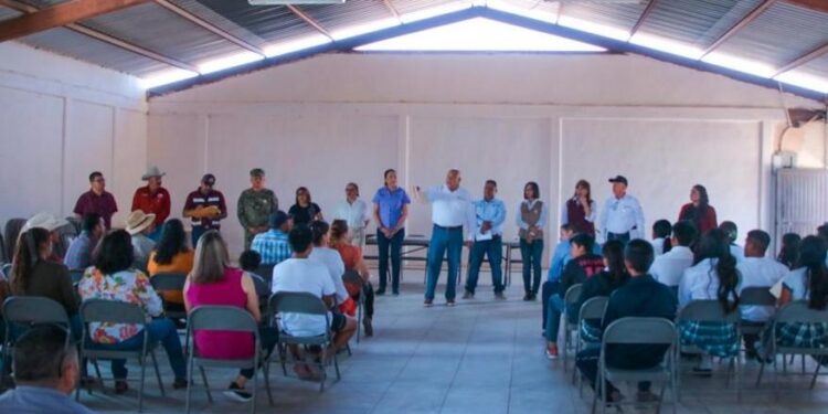 CONTINÚAN EDITH AGUILAR Y VÍCTOR CASTRO GIRA DE TRABAJO POR MULEGÉ