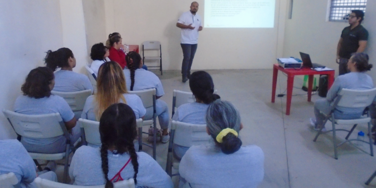 Imparte Ayuntamiento de La Paz cursos de emprendimiento a internas del Cereso