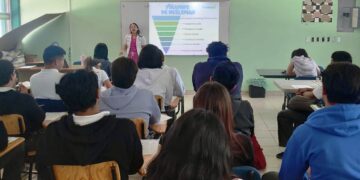 Imparten pláticas sobre prevención del suicidio a estudiantes del COBACH 01