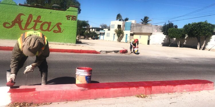 Inician trabajos de pintura en bulevar Márquez de León
