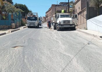 Lleva a cabo Servicios Públicos bacheo en calles de Todos Santos