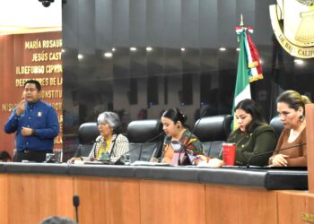 Recibe Congreso iniciativa ciudadana para democratizar a la UABCS