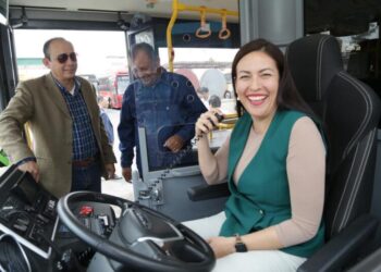 Ayuntamiento de La Paz advierte sobre modernización del transporte público y ofrece alternativa directa