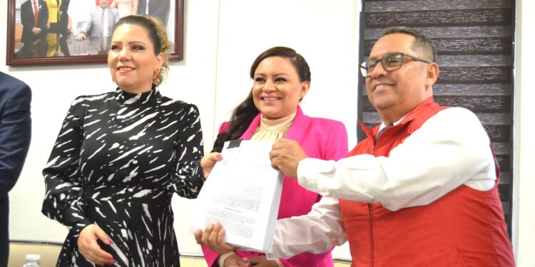 Recibe la JUGOCOPO iniciativa de Ley de Instituciones y Procedimientos Electorales para BCS