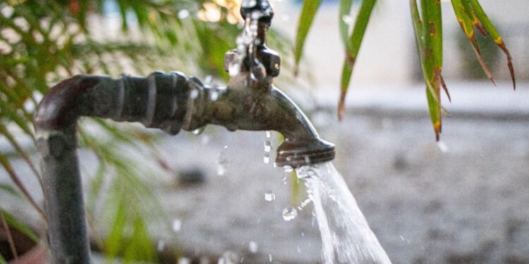 Suministradas 108 colonias con servicio de agua potable por red, el 25 de junio: OOMSAPAS La Paz