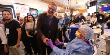 Marcelo Ebrard presenta su visión para transformar el sistema de salud en México