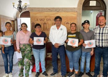 Entrega de apoyos asistenciales y económicos
