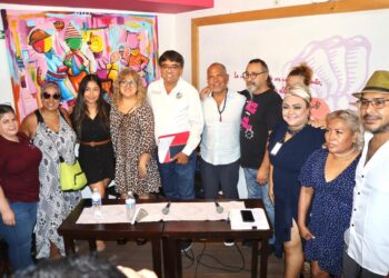 El presidente municipal Oscar Leggs Castro, se reunió con integrantes de la Asociación de Empresarios de Los Cabos, A.C., para exponer las distintas necesidades y situaciones que atañen tanto a habitantes como comerciantes del Centro de Cabo San Lucas