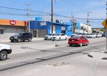 Luego de verificar las afectaciones en las calles que se localizan alrededor del primer cuadro de Cabo San Lucas, donde se identificaron más de 90 baches que en próximos días tendrán la debida reparación