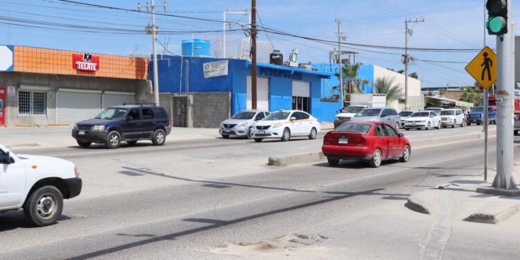 Luego de verificar las afectaciones en las calles que se localizan alrededor del primer cuadro de Cabo San Lucas, donde se identificaron más de 90 baches que en próximos días tendrán la debida reparación