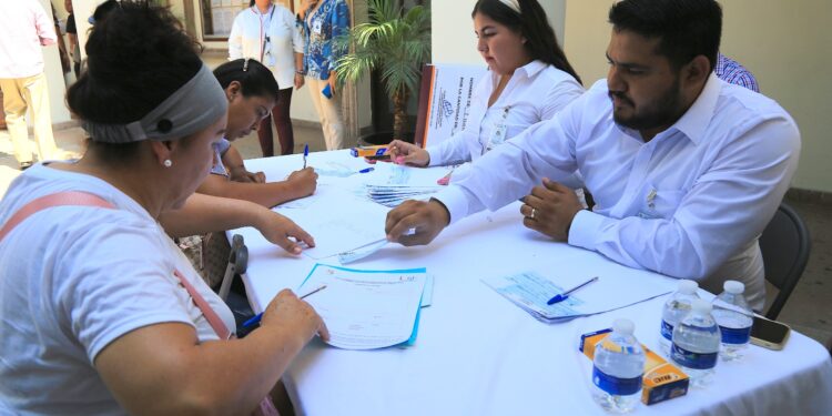 Se hizo entrega de 15 cheques a las personas con discapacidad ganadoras del programa “Emprender Sin Barreras”