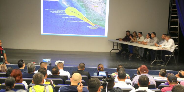 Ante la presencia del huracán ‘’Beatriz’’ categoría 1 en el pacífico, autoridades del municipio de Los Cabos ya se encuentran preparados para las lluvias que pudiera dejar a su paso el fenómeno meteorológico durante el fin de semana