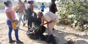 El alcalde Oscar Leggs Castro encabezó la jornada sabatina de limpieza número 20 de lo que va de su gestión