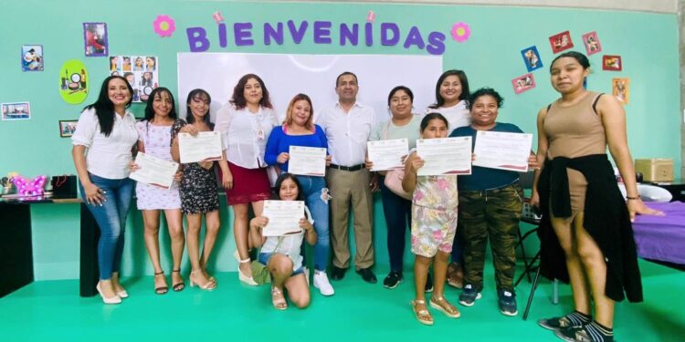 Un total de 2 mil 300 personas han egresado de los diferentes cursos y tallares que se ofrecen en 4 Centros de Desarrollo Comunitario de Los Cabos
