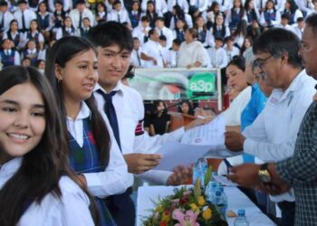 Oscar Leggs Castro expresó su preocupación ante la falta de cupo en las escuelas preparatorias
