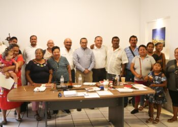Pondran en marcha la próxima semana los proyectos de electrificación en las colonias El Mezquite y Ejidal mejor conocida como ‘’La Ballena’’, con una inversión de más de $7 millones de pesos