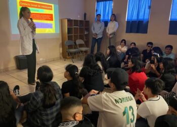 La Dirección Municipal de Salud continúan las visita a instituciones educativas de nivel secundaria y preparatoria