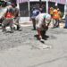 Dieron el banderazo para comenzar los trabajos del Programa Permanente de Bacheo con la donación de empresas concreteras de la localidad;