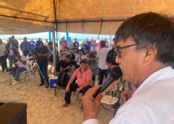 Con la finalidad de preservar la playa, así como un tener un desarrollo justo y equilibrado, acordaron de manera conjunta autoridades estatales y municipales llevar a cabo mesas de trabajo