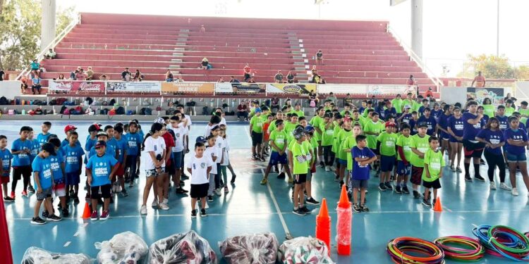 200 niñas, niños y adolescentes de 06 a 13 años, iniciaron los cursos de verano
