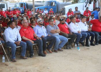 Toma de protesta de quienes se adhieren a la Confederación de Trabajadores  de México (CTM) y a la Confederación Regional Obrera Mexicana (CROM)