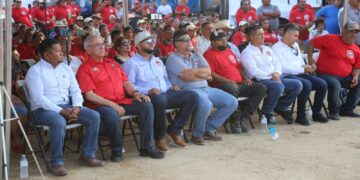 Toma de protesta de quienes se adhieren a la Confederación de Trabajadores  de México (CTM) y a la Confederación Regional Obrera Mexicana (CROM)