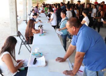 El Gobierno Municipal que preside Oscar Leggs Castro a través de la Coordinación de Educación en Cabo San Lucas, realizó el pago de estímulos económicos