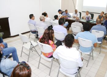 Autoridades de la XIV Administración solicitaron el apoyo de las concreteras para intensificar los trabajos de bacheo en el primer cuadro de la Delegación de Cabo San Lucas