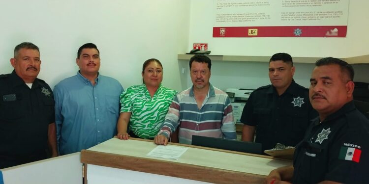 El equipo de Justicia Cívica encabezado por el Lic. Juan Luis Araiza Díaz llevan a cabo peticiones para disminuir conflictos vecinales