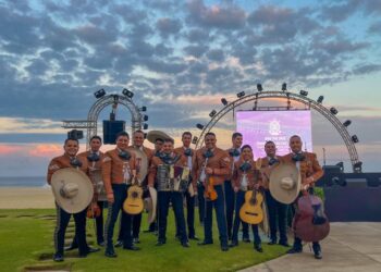 “Los Galleros de Danny Rey”