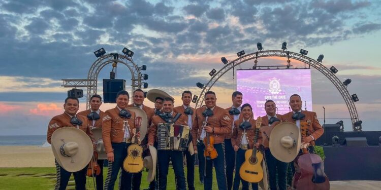 “Los Galleros de Danny Rey”