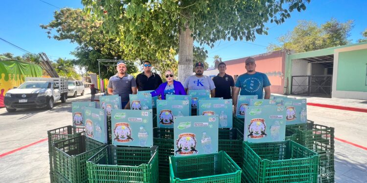 Se realizó la entrega de 21 contenedores exclusivos para PET a la Coordinación de Ecología y Medio Ambiente en la Delegación de Miraflores a cargo de Thalía Guadalupe de la Peña Montaño.