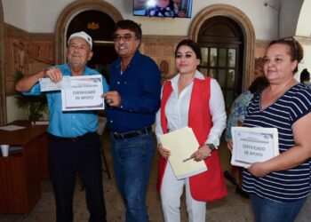 A través de la Dirección Municipal de Atención Ciudadana se realizó la entrega de apoyos económicos a 5 personas en San José del Cabo.
