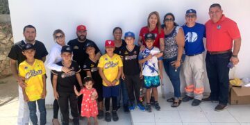 Gobierno de Los Cabos que preside Oscar Leggs Castro, para impulsar al deporte y el crecimiento de atletas, se realizó la entrega de apoyos al selectivo infantil cabeño