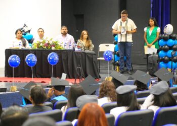 Ceremonia de graduación del Telebachillerato Comunitario #52 Vista Hermosa