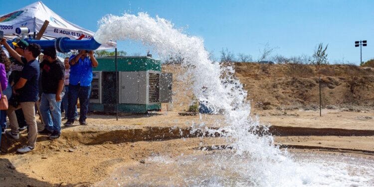 Los trabajos de gestión de obra hídrica que permitan el suministro de agua a más familias como el día de hoy, es un indicador de que vamos avanzando