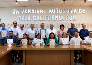 Continúa en la UABCS proceso de ratificación y entrega de nombramientos a personal directivo