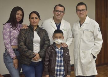 Con cirugía triple, reconstruyen vías urinarias&nbsp;y preservan función renal a niño de 8 años en HGZ No. 33 del IMSS Nuevo León