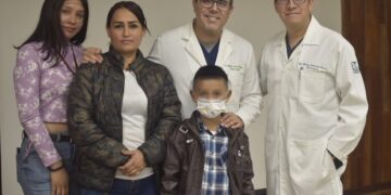 Con cirugía triple, reconstruyen vías urinarias&nbsp;y preservan función renal a niño de 8 años en HGZ No. 33 del IMSS Nuevo León